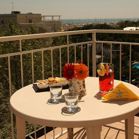 Hotel Santiago Milano Marittima Exterior photo