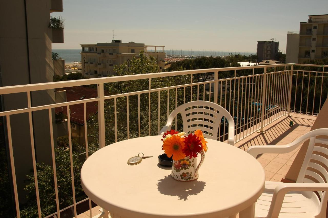Hotel Santiago Milano Marittima Exterior photo