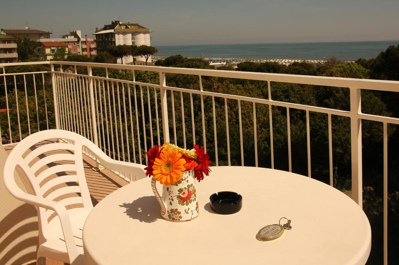 Hotel Santiago Milano Marittima Exterior photo