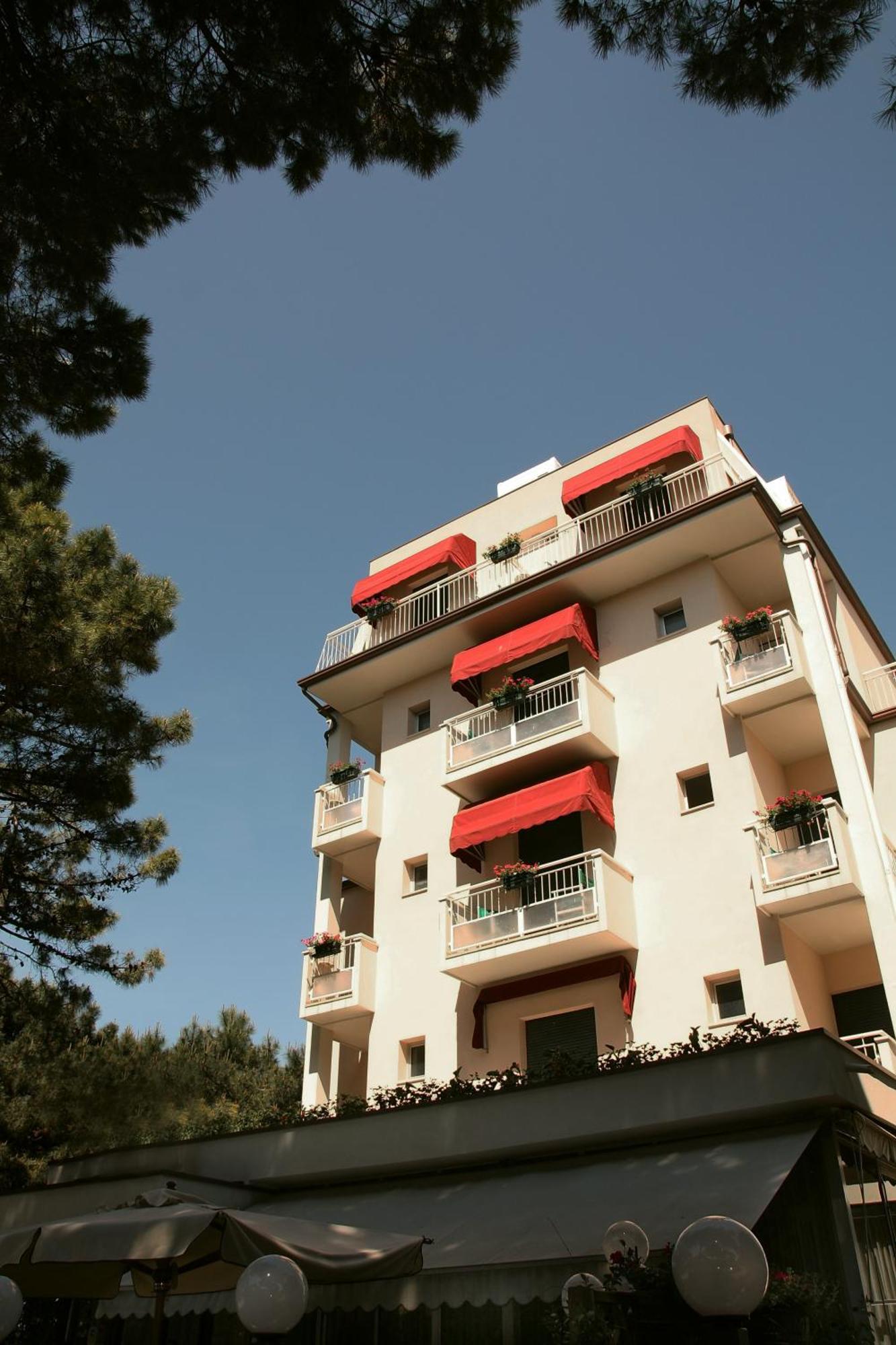 Hotel Santiago Milano Marittima Exterior photo
